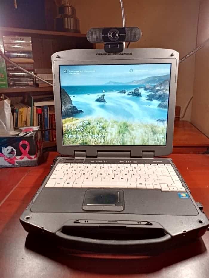 Webcam attachée à un ordinateur portable