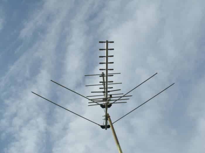 Une antenne log périodique de type Herringbone