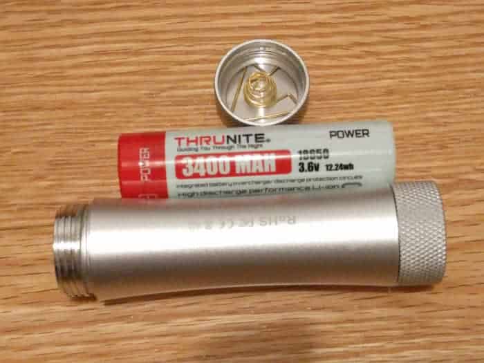 examen du chargeur portable compact thrunite-c2-mini-3-400-mah