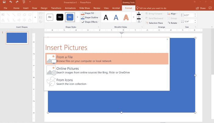 Si vous choisissez Internet, vous avez le choix d'utiliser votre OneDrive ou de rechercher des images.  Si vous choisissez à partir d'un fichier, vous devrez télécharger une photo à partir du répertoire de fichiers de votre ordinateur. 