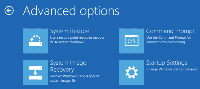 Pour utiliser la restauration du système, sélectionnez l'icône en haut à gauche dans la section Options avancées du menu de démarrage.