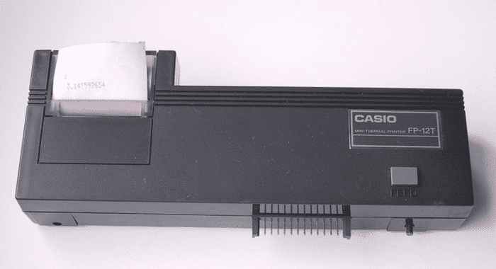 La mini-imprimante thermique Casio FP-12 est une extension de certains ordinateurs de poche Casio des années 1980