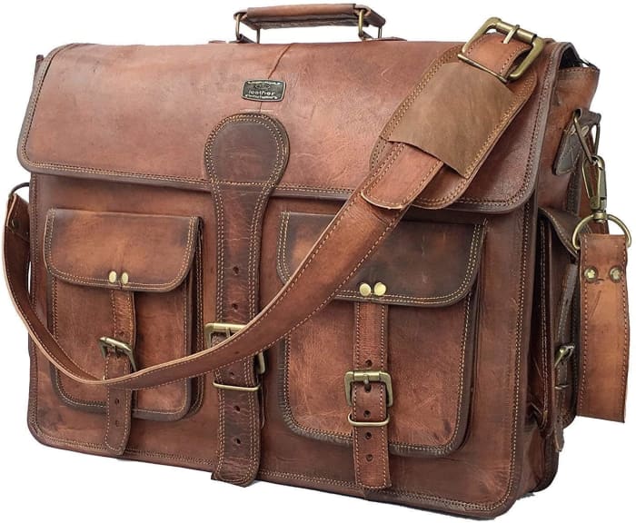 Le sac de messager en cuir vintage fait à la main de 18 pouces de DHK est à la fois élégant et robuste. 