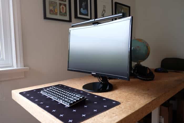 pourquoi-la-benq-screenbar-absolute-best-desk-lamp-for-computers