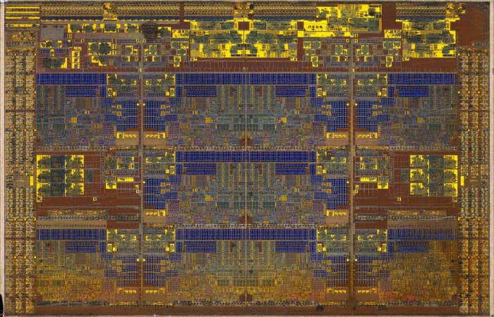 Intel Skylake i7-7820X sous microscope
