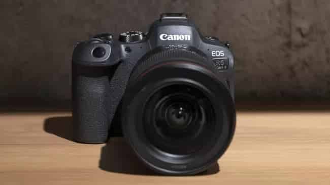 L'appareil photo est doté d'un nouveau capteur CMOS plein format de 24,2 mégapixels.